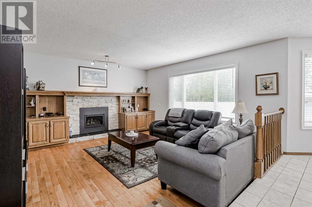 157 Hawkstone Drive NW, Calgary, Alberta