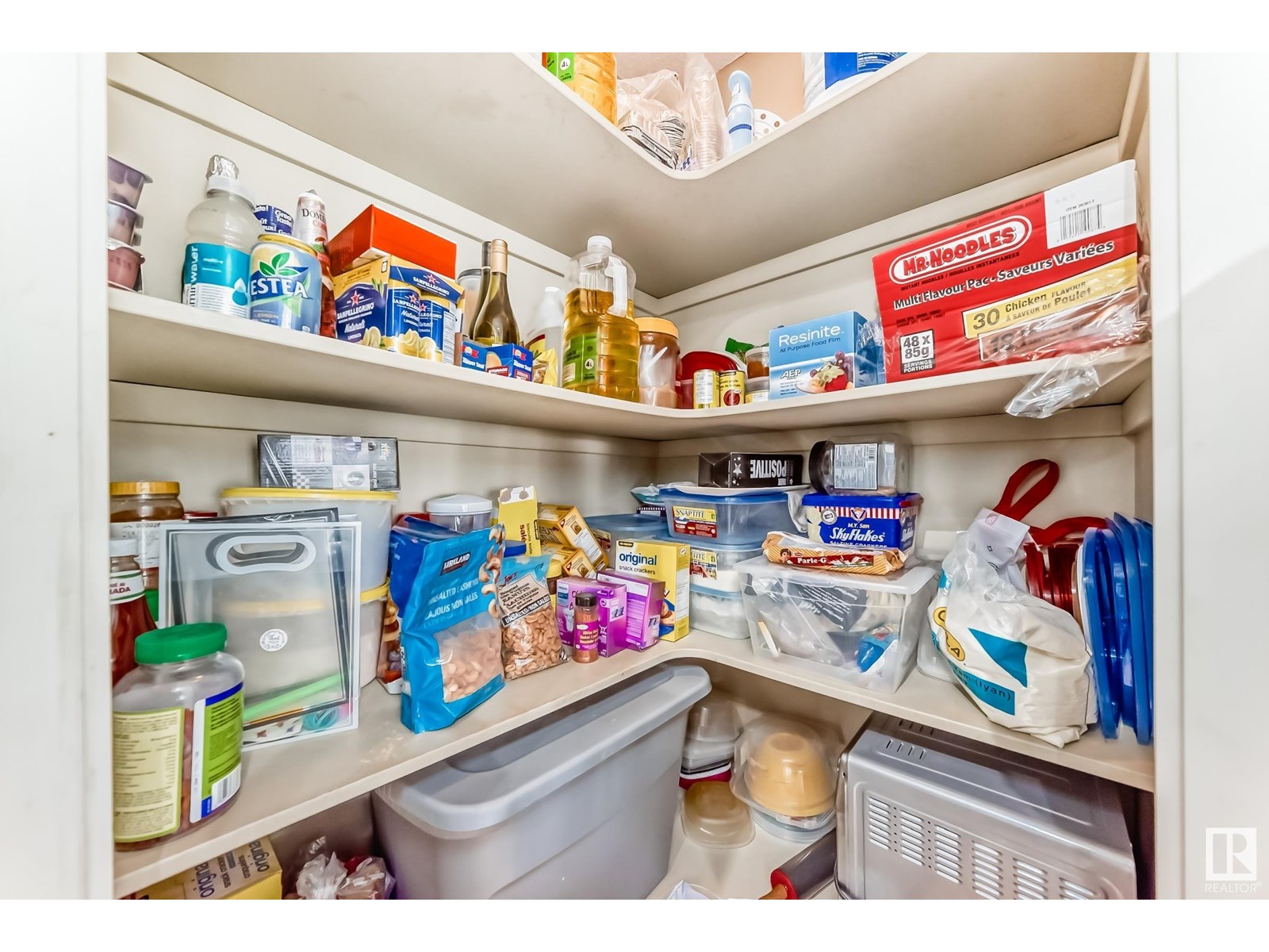Photo 10 of 5983 164 Av Nw, Edmonton AB