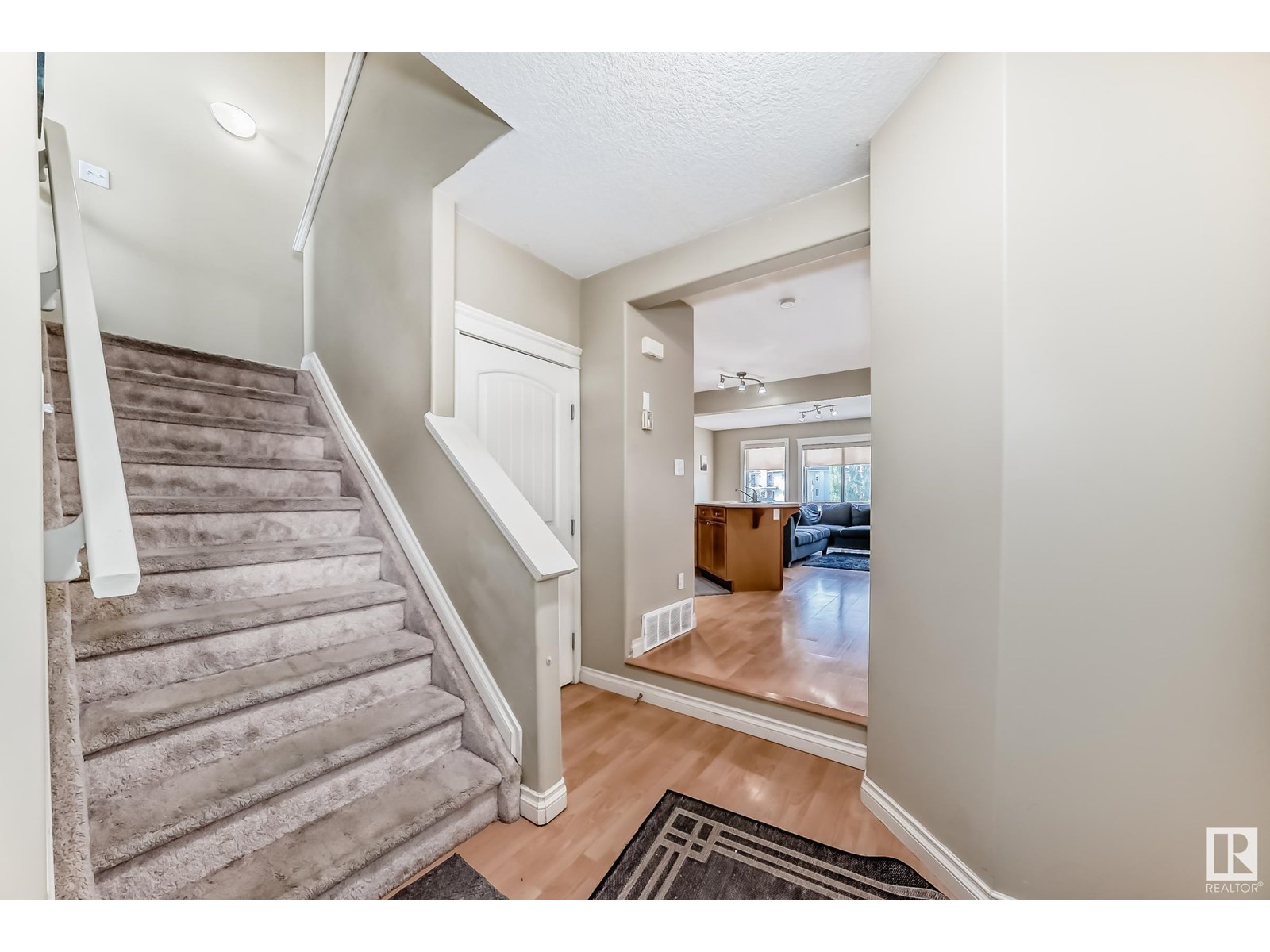 Photo 17 of 5983 164 Av Nw, Edmonton AB