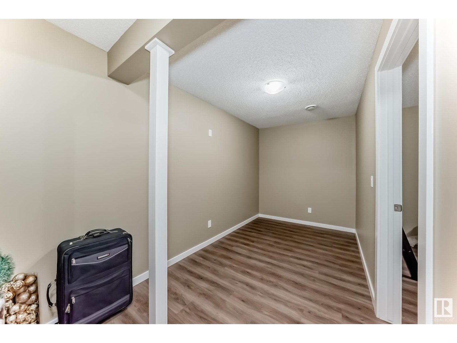 Photo 35 of 5983 164 Av Nw, Edmonton AB