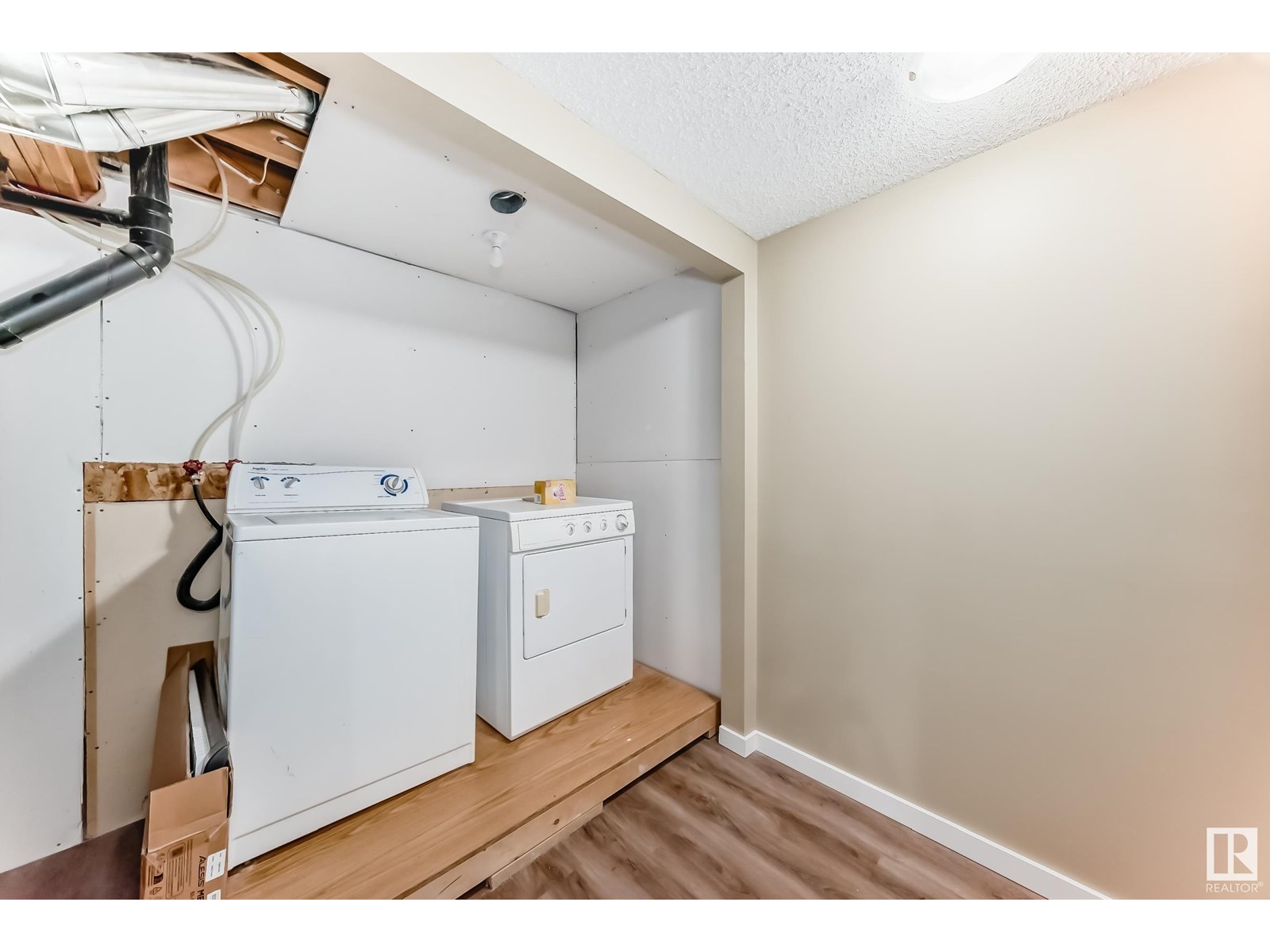 Photo 42 of 5983 164 Av Nw, Edmonton AB