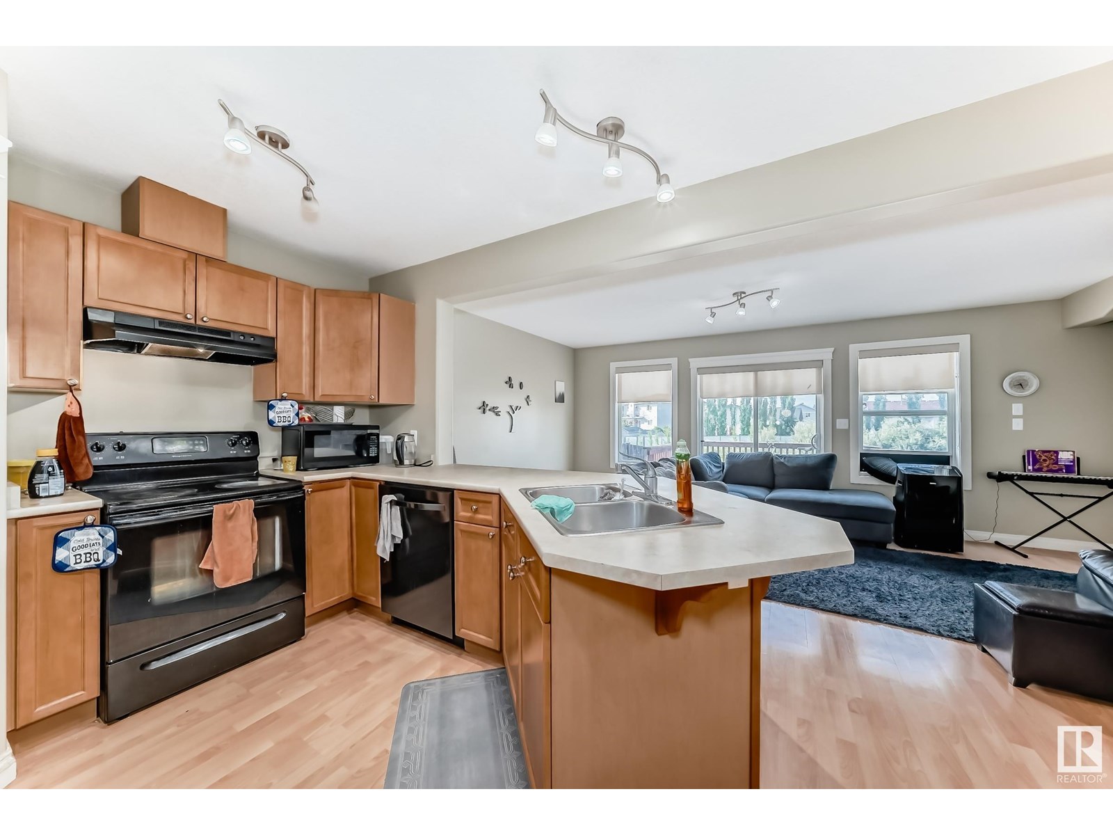 Photo 7 of 5983 164 Av Nw, Edmonton AB