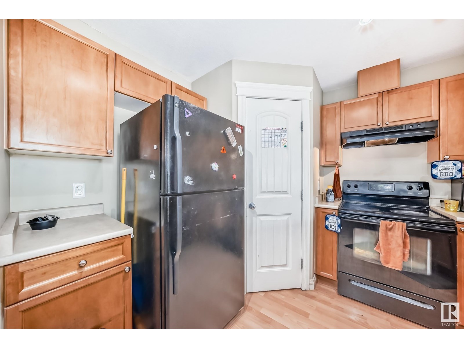 Photo 8 of 5983 164 Av Nw, Edmonton AB
