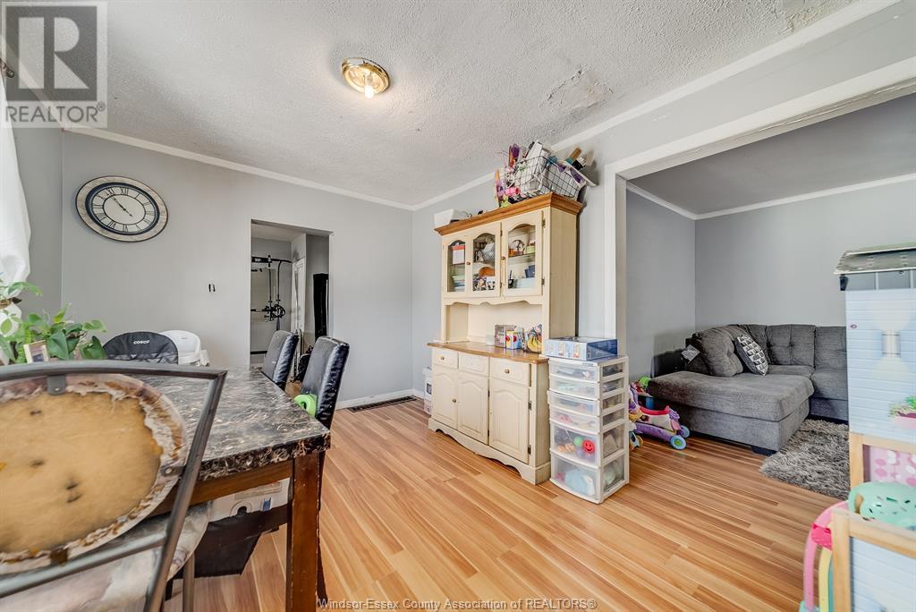 Photo 15 of 471 Tuscarora Street, Windsor ON