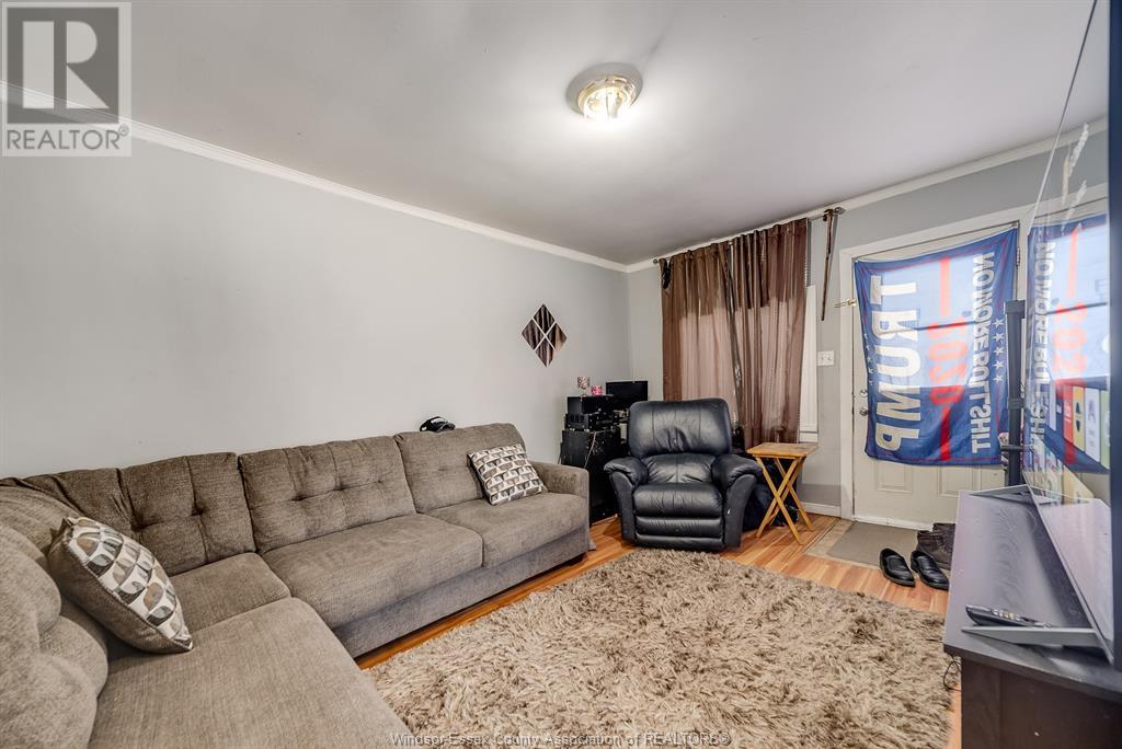Photo 17 of 471 Tuscarora Street, Windsor ON