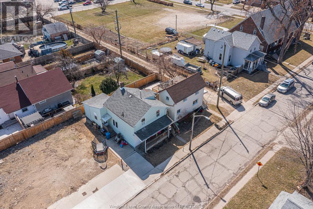 Photo 6 of 471 Tuscarora Street, Windsor ON