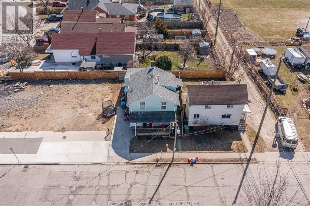 Photo 8 of 471 Tuscarora Street, Windsor ON