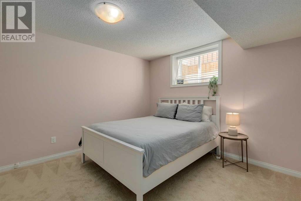Single Family House 3 Level for Sale in  Oakside Circle SW Oakridge Calgary 