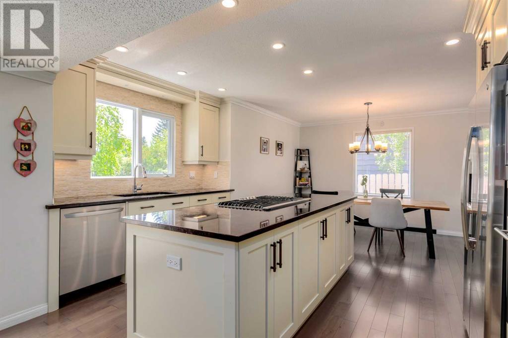 Single Family House 3 Level for Sale in  Oakside Circle SW Oakridge Calgary 
