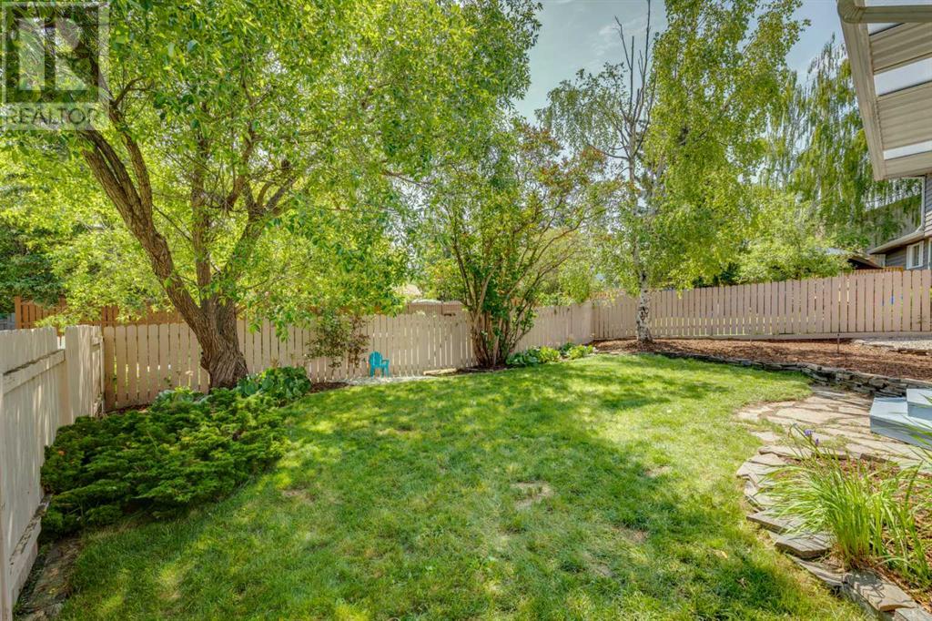 Single Family House 3 Level for Sale in  Oakside Circle SW Oakridge Calgary 