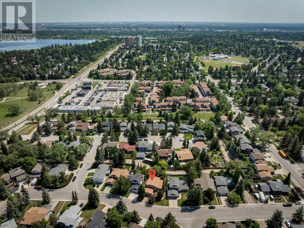 Single Family House 3 Level for Sale in  Oakside Circle SW Oakridge Calgary 