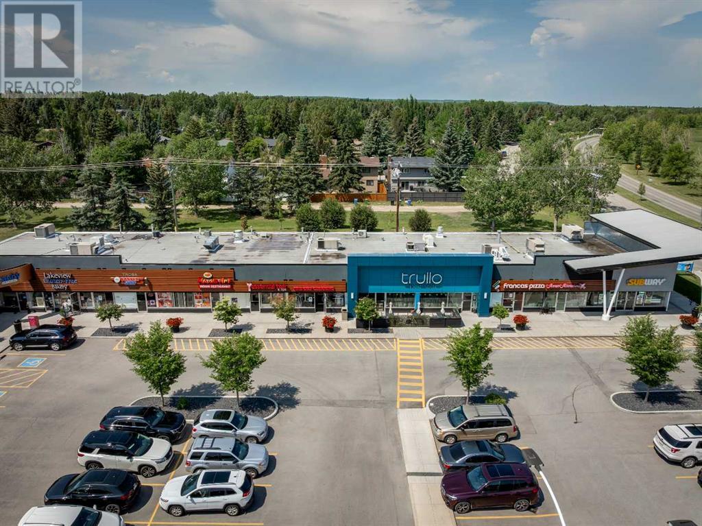 Single Family House 3 Level for Sale in  Oakside Circle SW Oakridge Calgary 