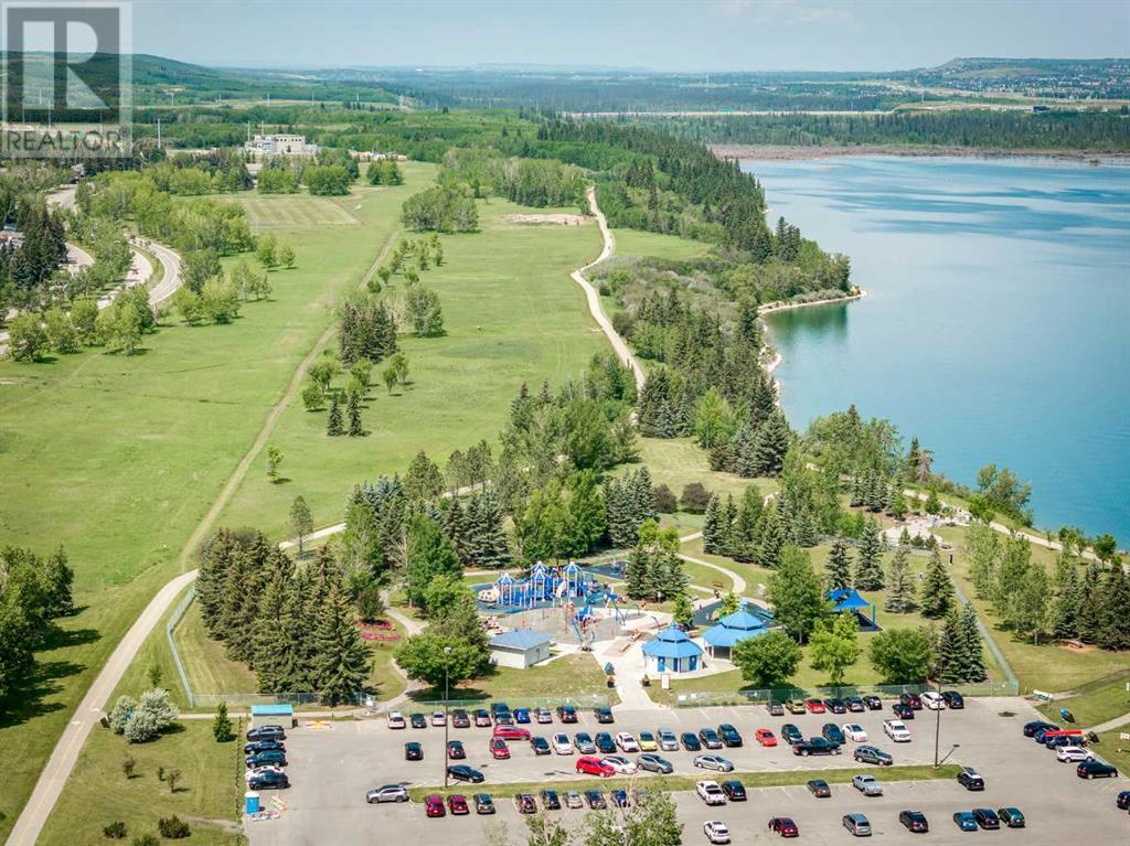 Single Family House 3 Level for Sale in  Oakside Circle SW Oakridge Calgary 
