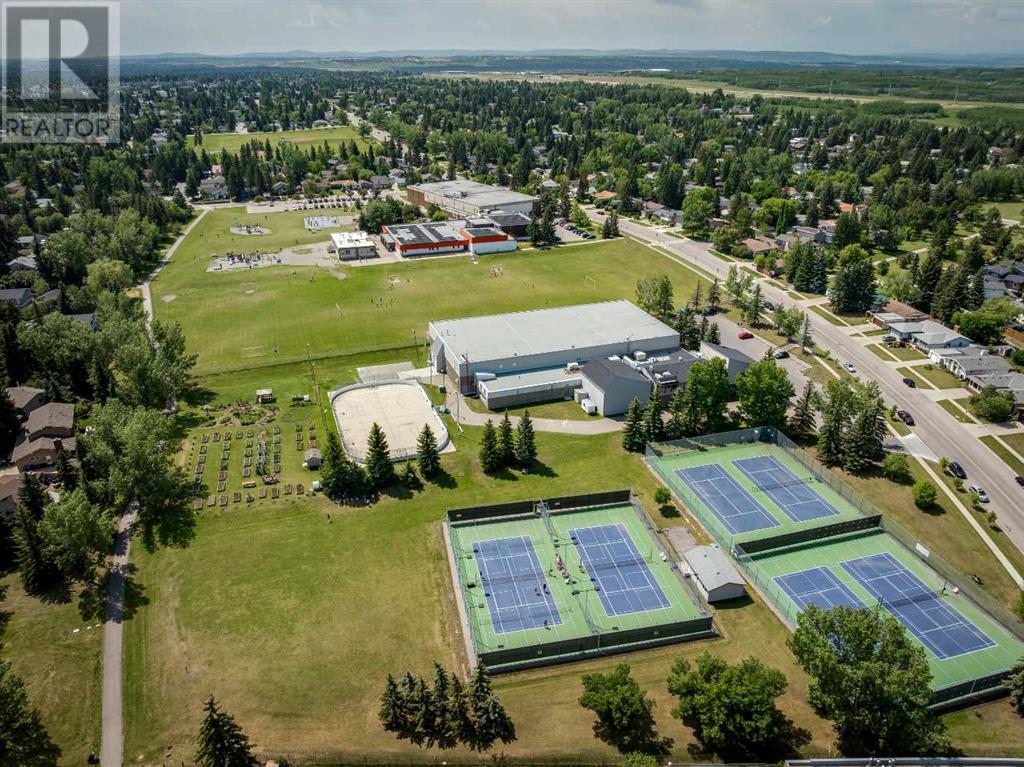 Single Family House 3 Level for Sale in  Oakside Circle SW Oakridge Calgary 