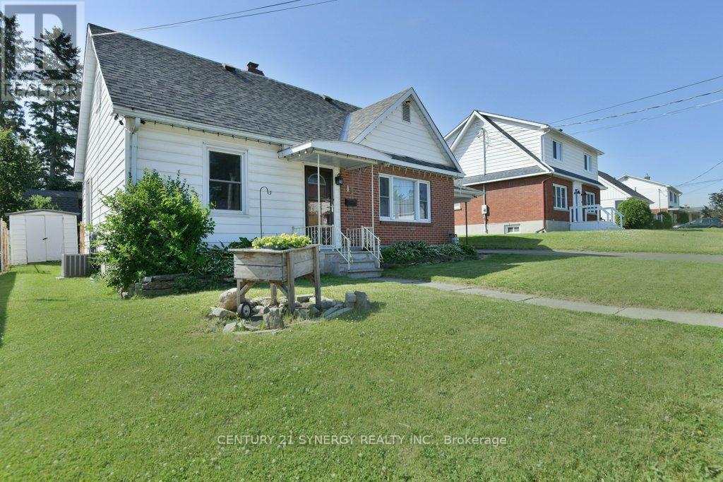 Photo 14 of 10 Mclachlin Street S, Arnprior ON