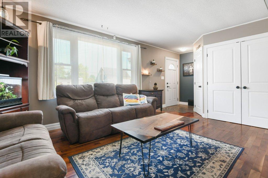 Photo 27 of 10 Mclachlin Street S, Arnprior ON