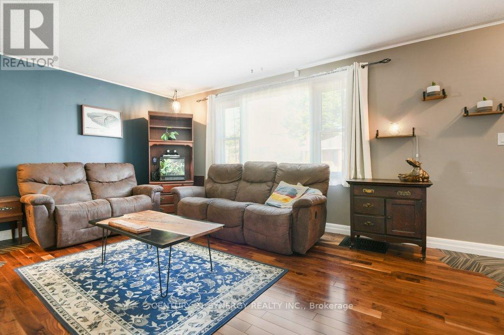 Photo 4 of 10 Mclachlin Street S, Arnprior ON