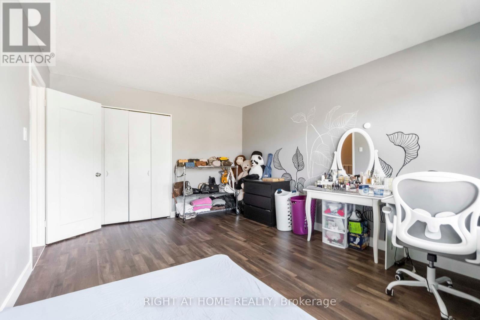 Photo 15 of 3 21 Midland Crescent, Ottawa ON