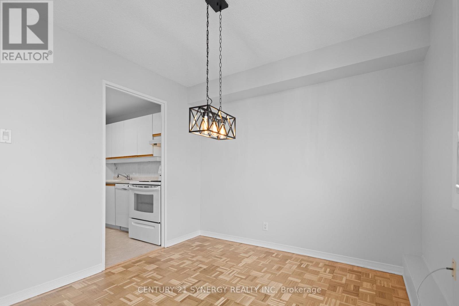 Photo 13 of 910 2625 Regina Street, Ottawa ON