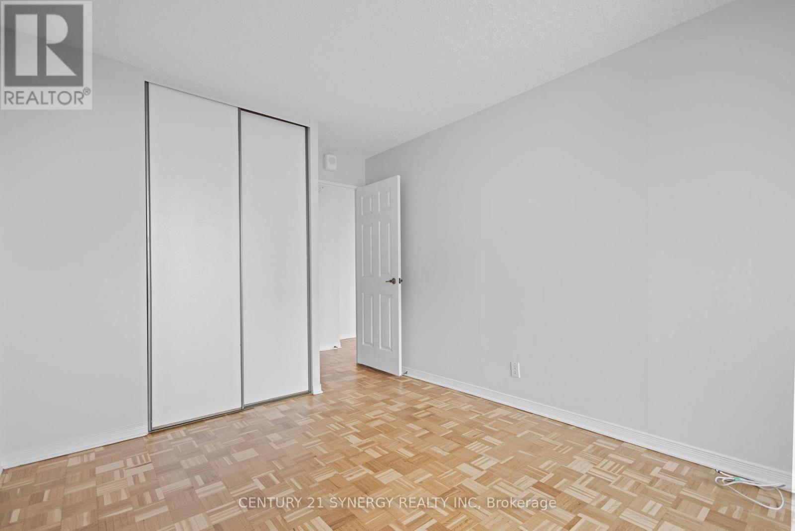 Photo 23 of 910 2625 Regina Street, Ottawa ON