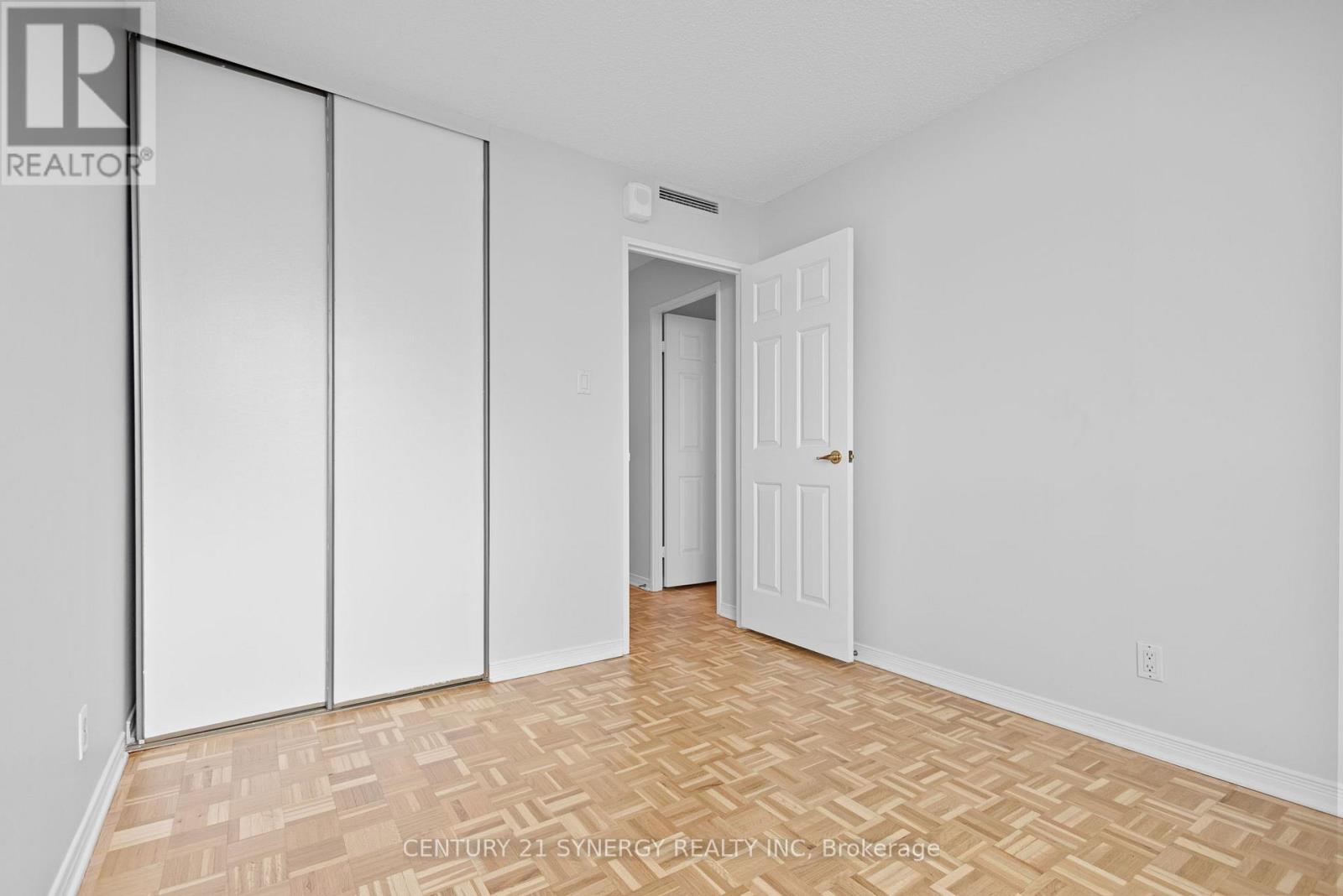 Photo 27 of 910 2625 Regina Street, Ottawa ON