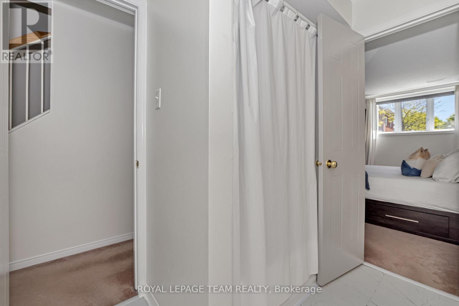 Photo 9 of 6 85 Cresthaven Drive, Ottawa ON
