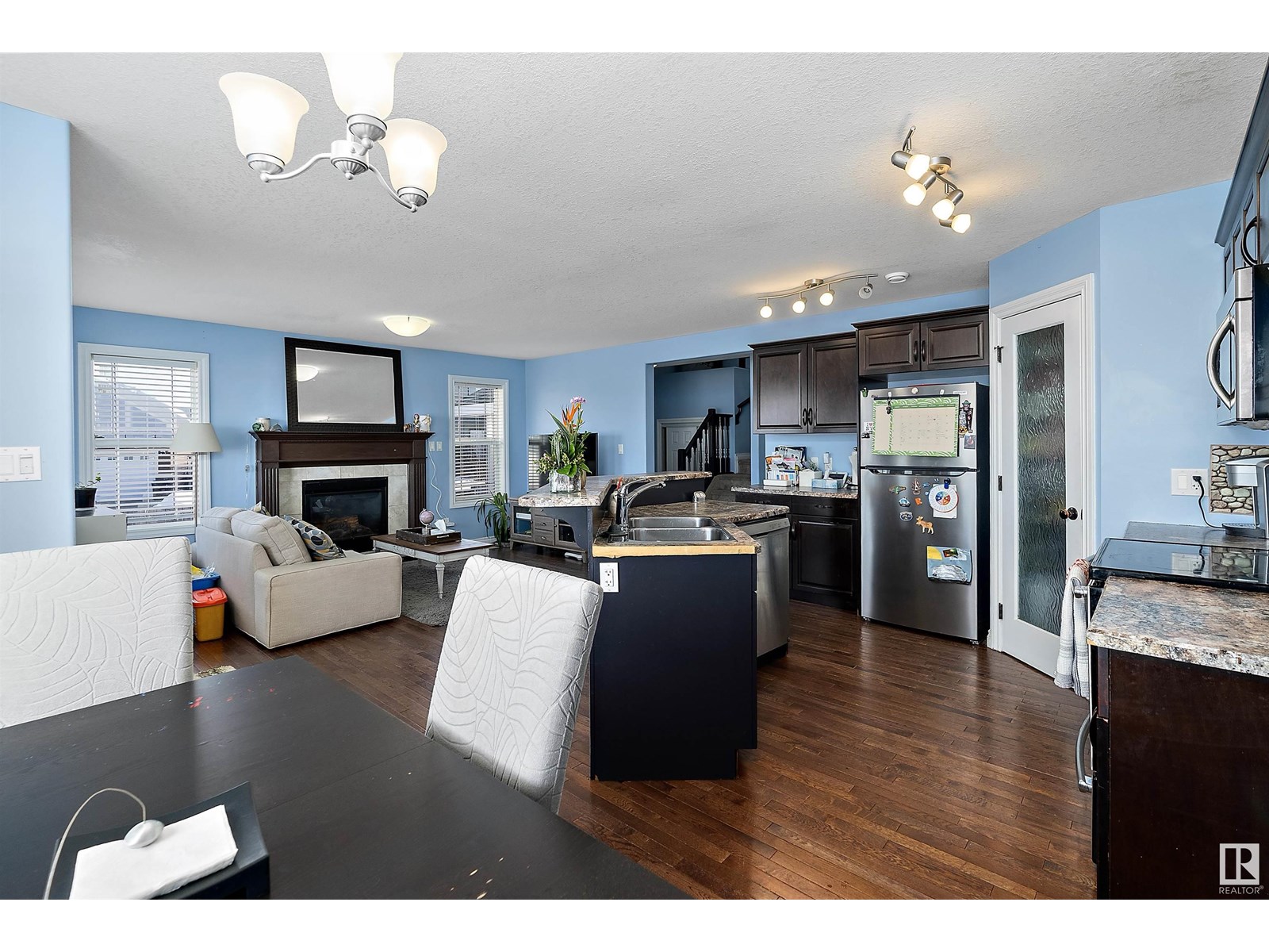 Photo 10 of 6901 50 Ave, Camrose AB