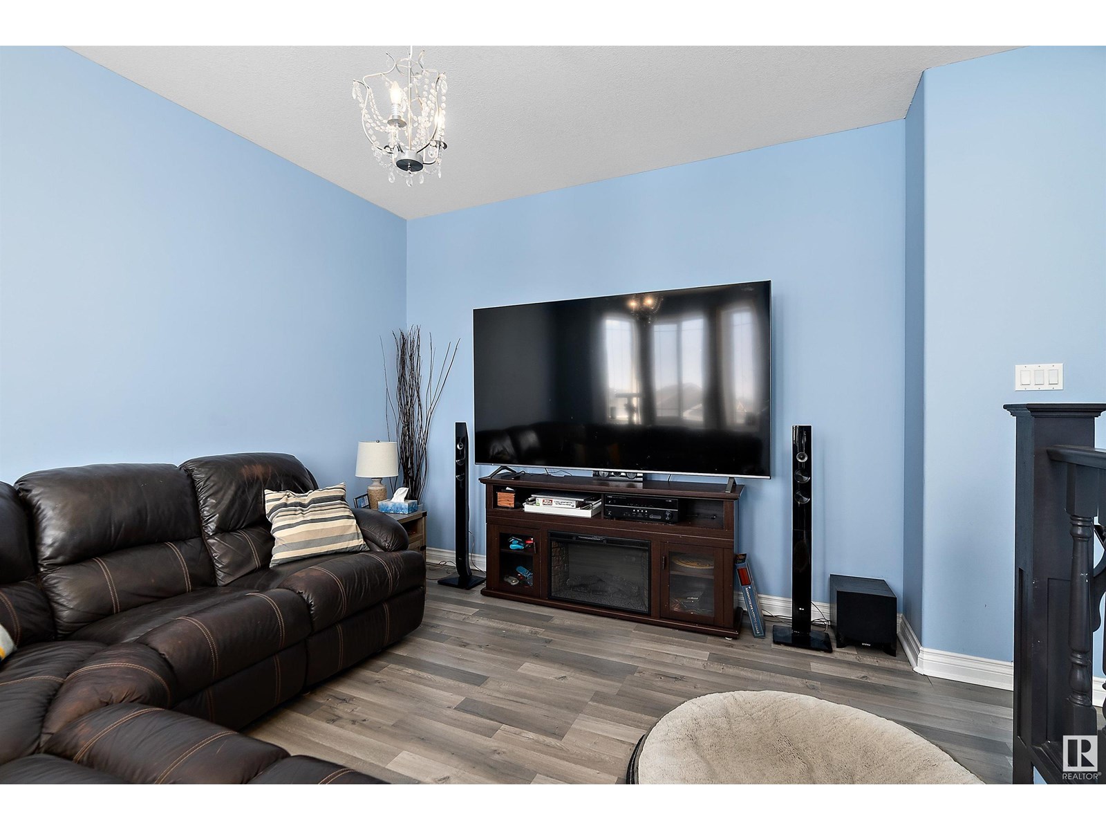 Photo 1 of 6901 50 Ave, Camrose AB