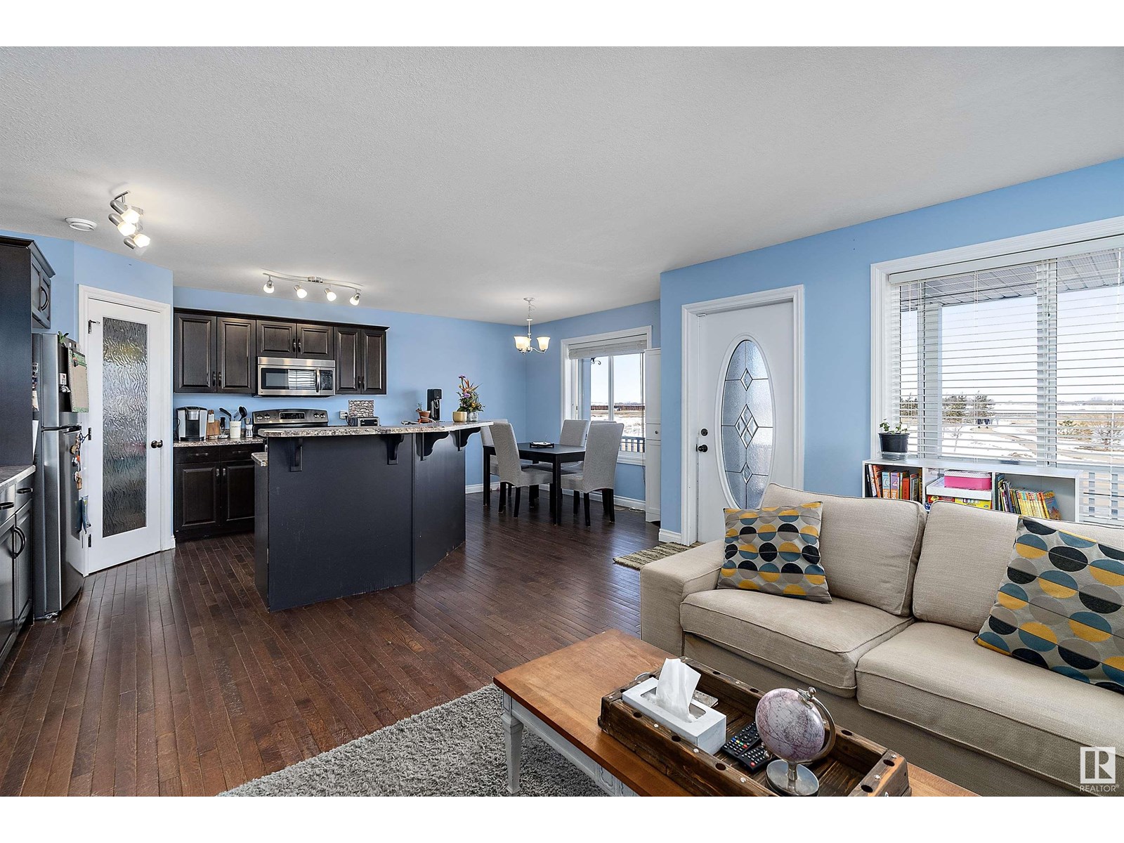 Photo 4 of 6901 50 Ave, Camrose AB