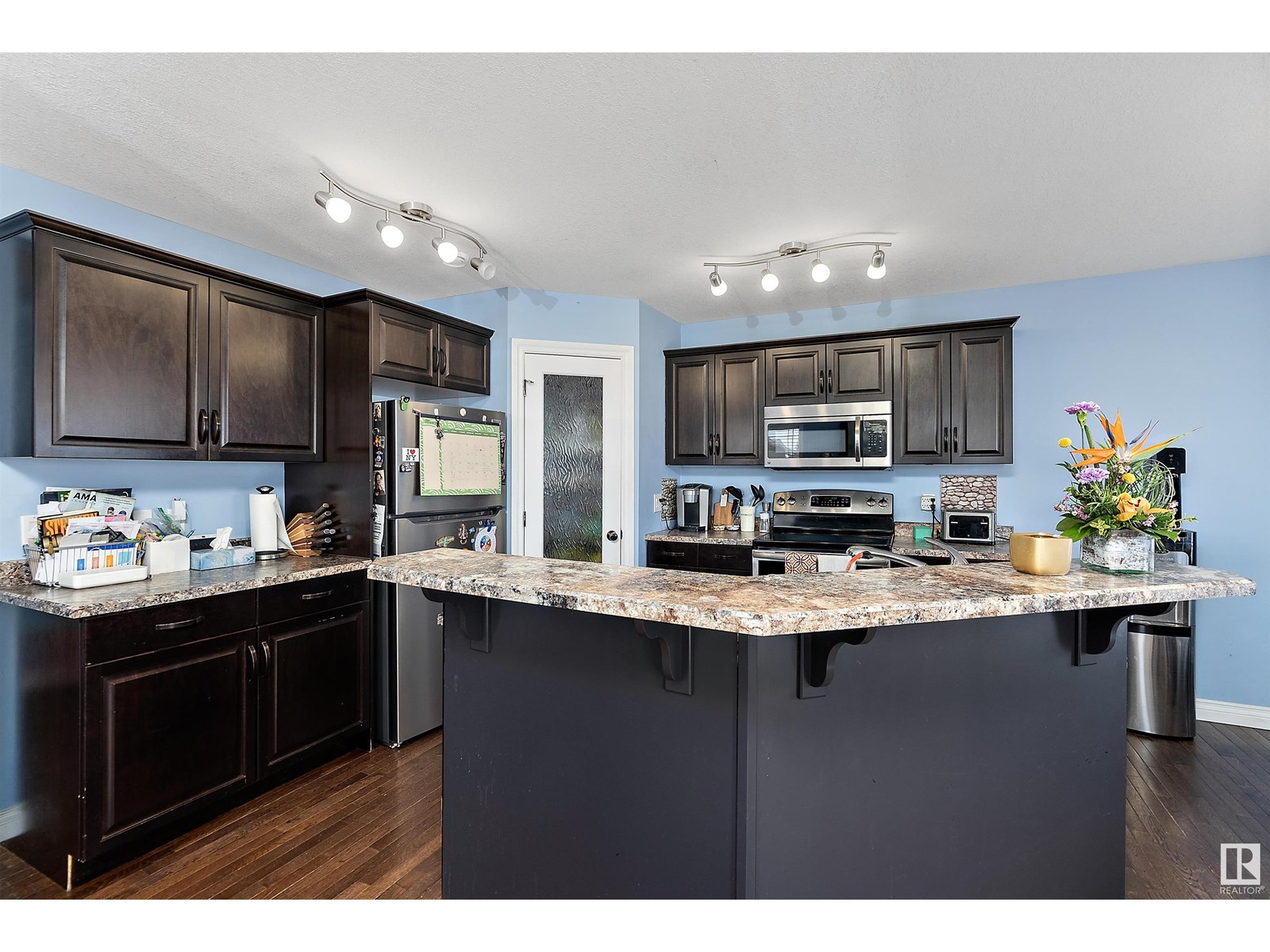 Photo 2 of 6901 50 Ave, Camrose AB