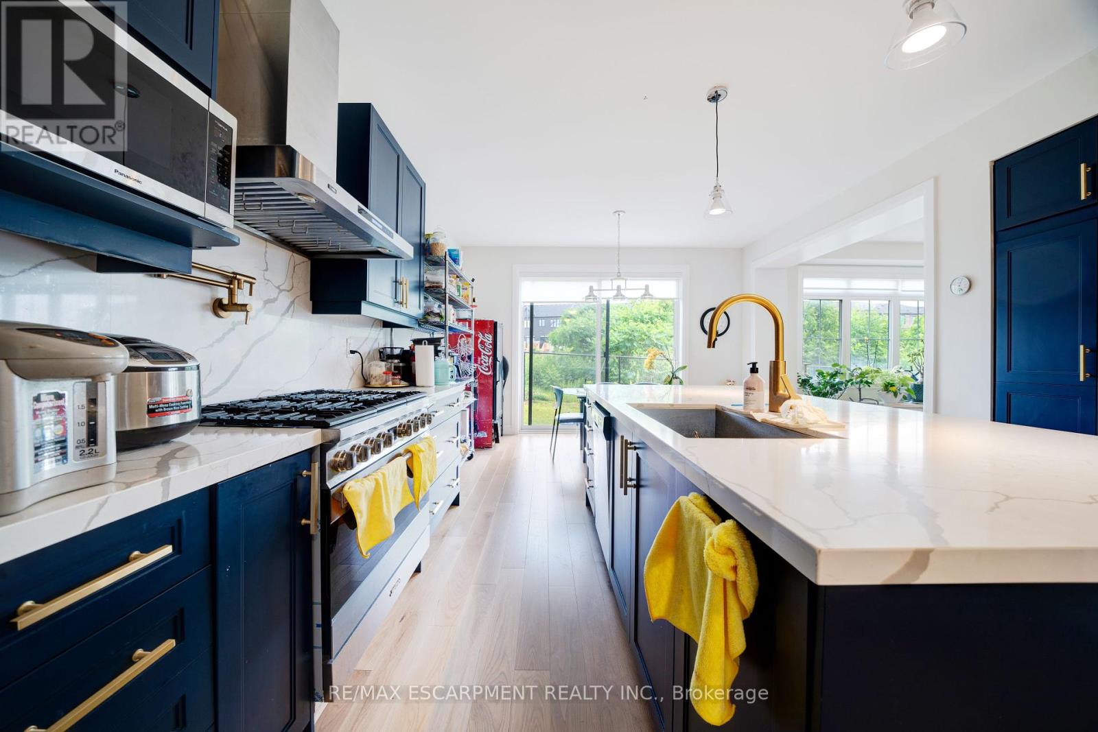 Photo 10 of 1156 Skyridge Boulevard, Pickering ON