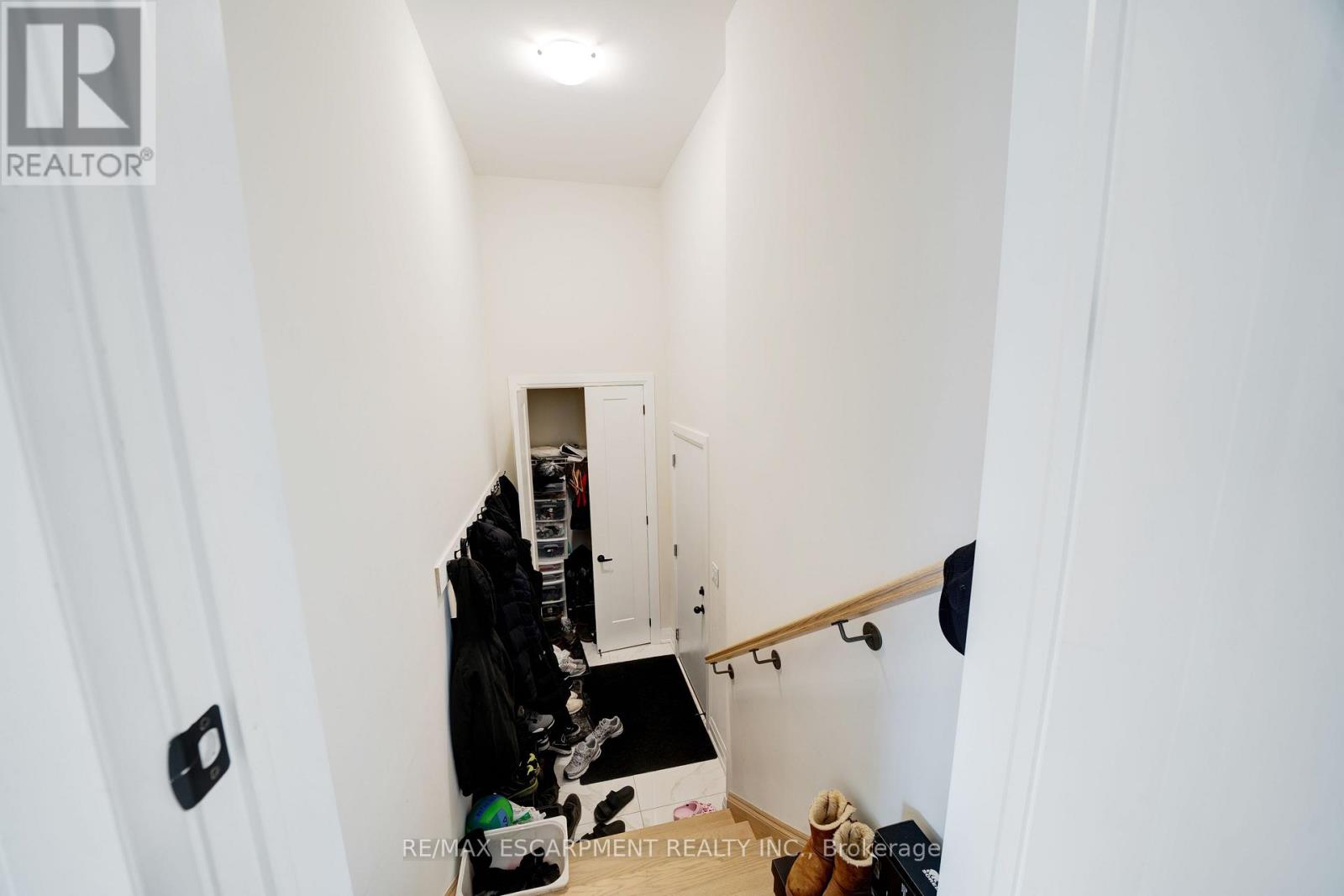 Photo 24 of 1156 Skyridge Boulevard, Pickering ON
