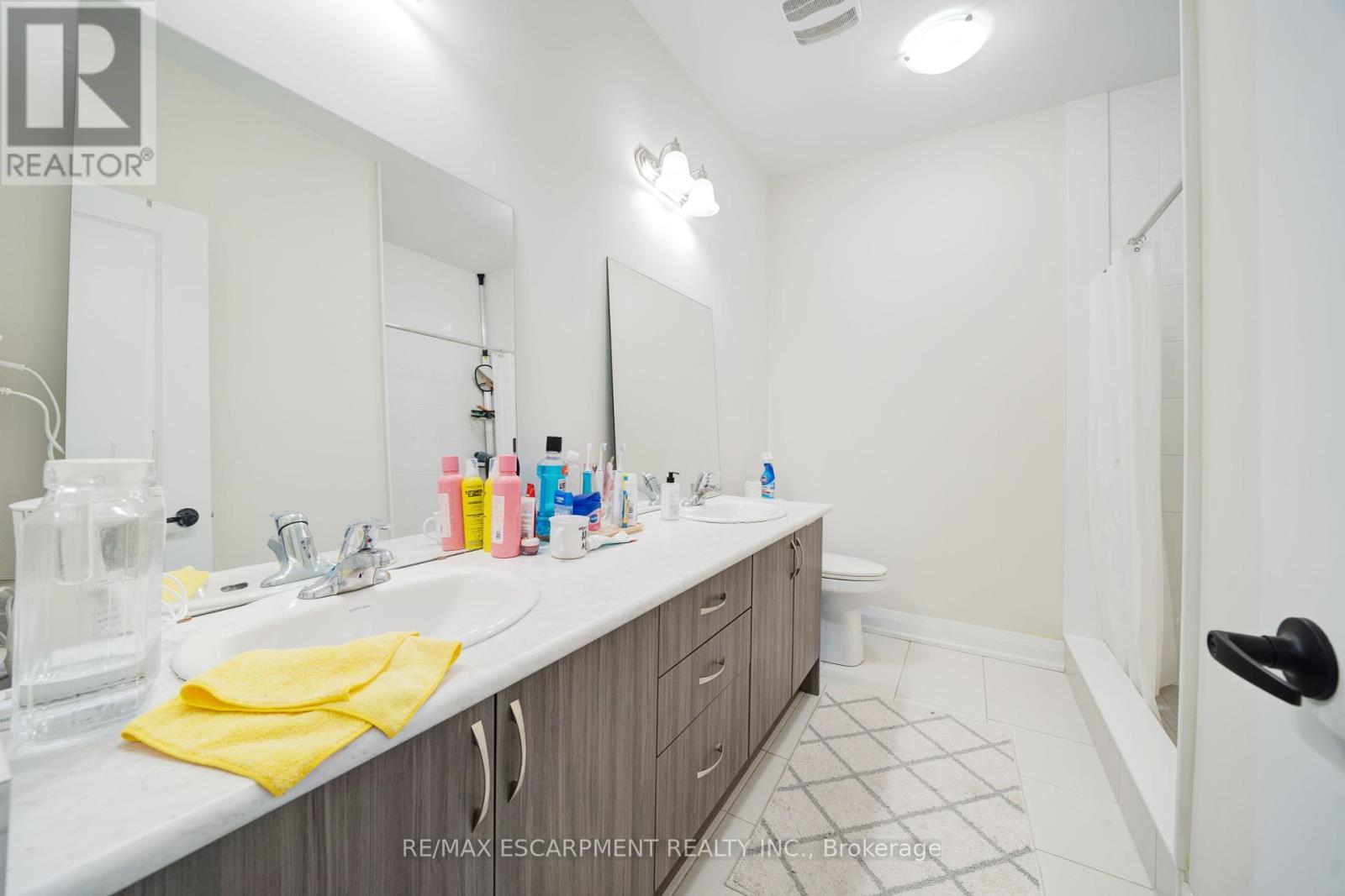 Photo 33 of 1156 Skyridge Boulevard, Pickering ON
