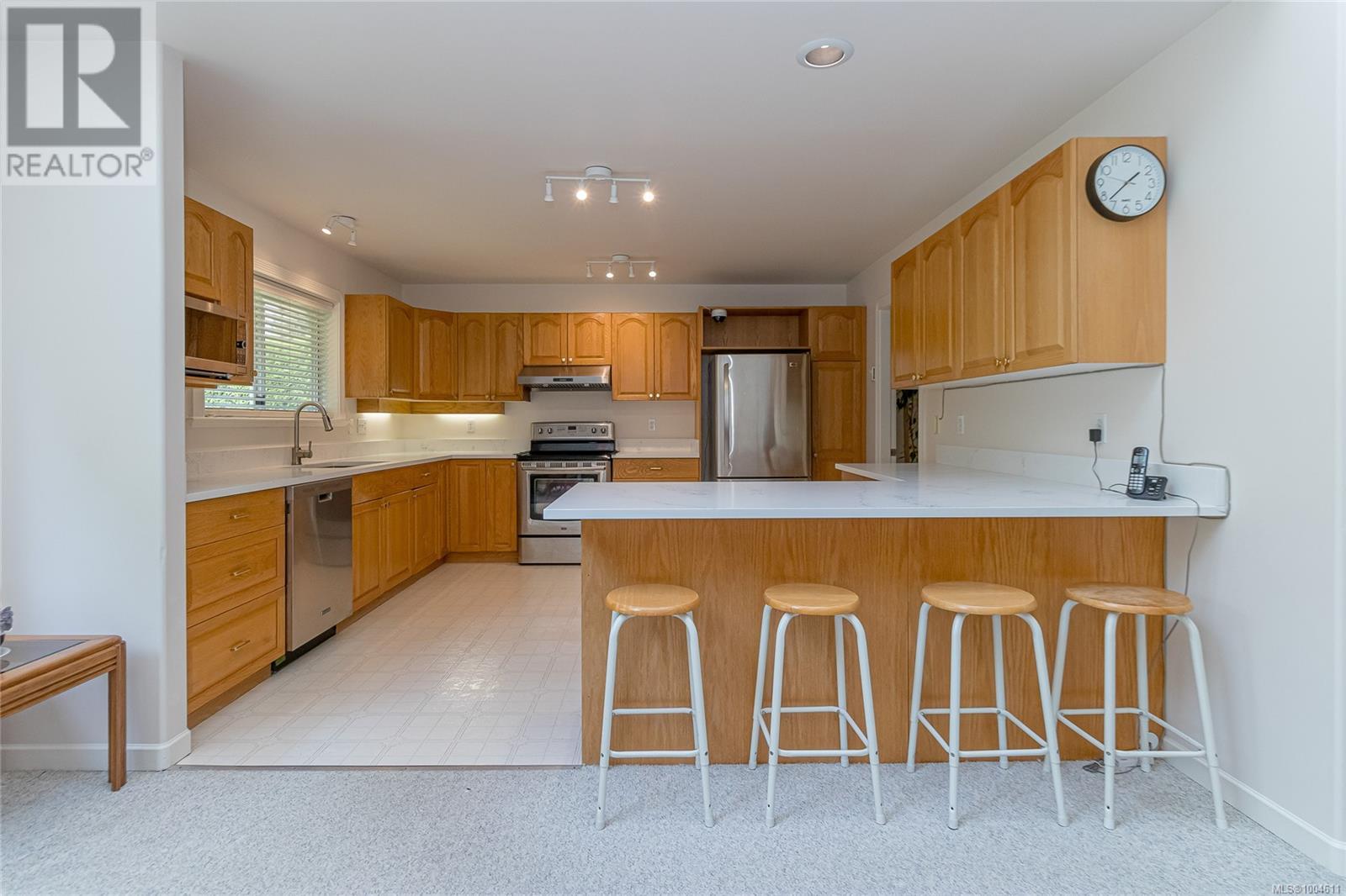 Photo 26 of 772 Wesley Crt, Saanich BC