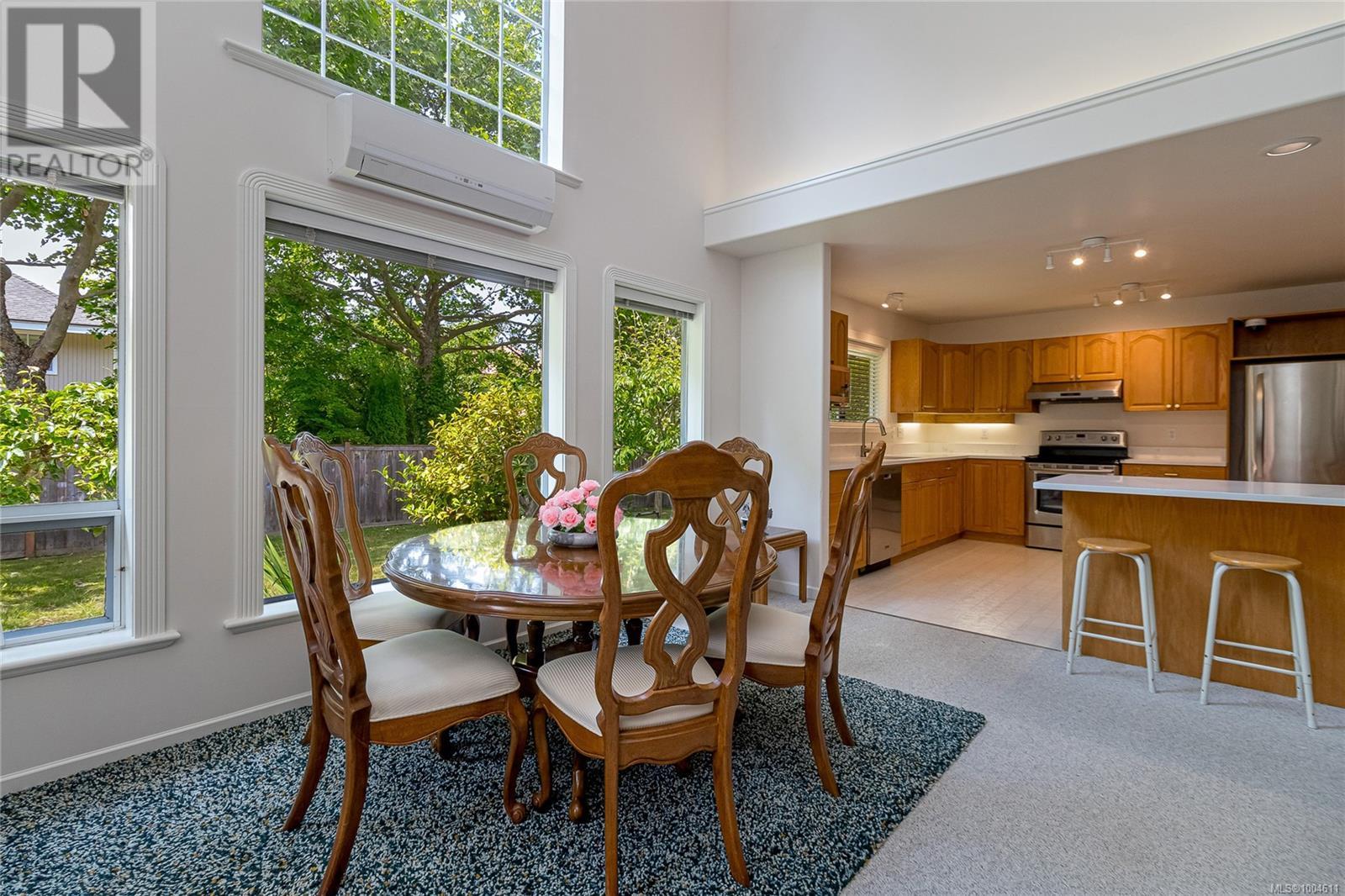Photo 24 of 772 Wesley Crt, Saanich BC