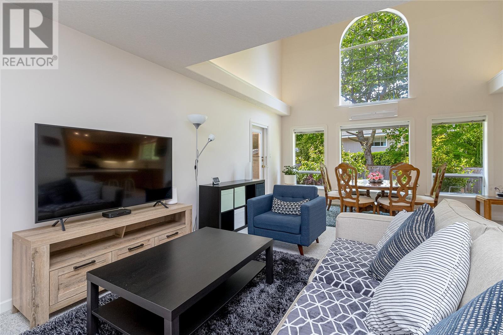 Photo 19 of 772 Wesley Crt, Saanich BC