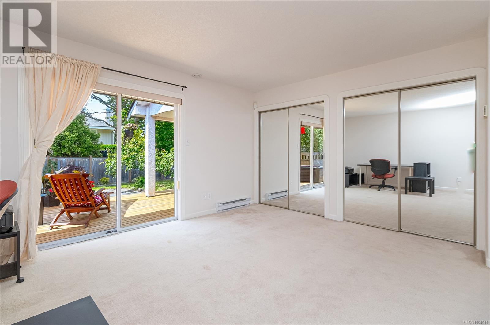 Photo 14 of 772 Wesley Crt, Saanich BC