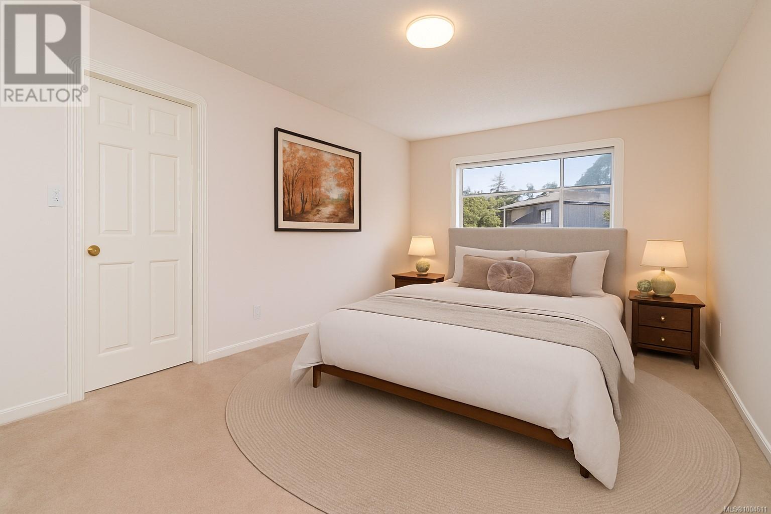 Photo 6 of 772 Wesley Crt, Saanich BC