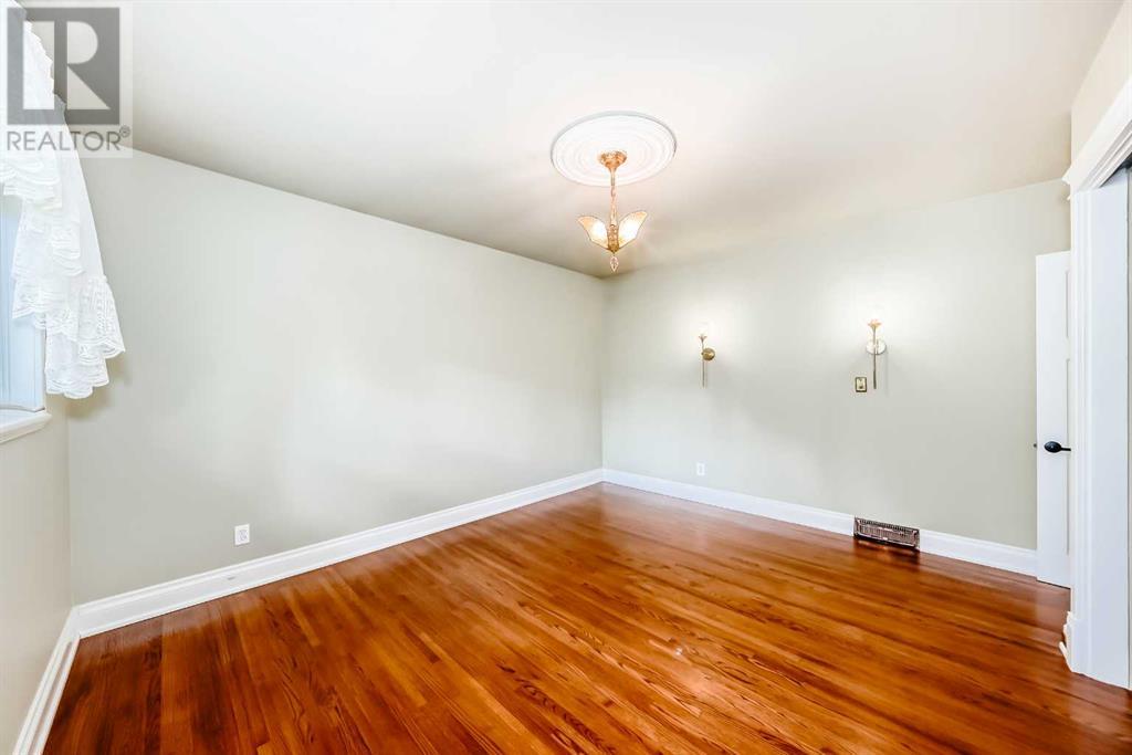 Single Family House Bungalow for Sale in  Capri Avenue NW Brentwood Calgary 