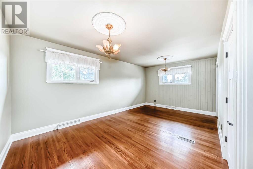Single Family House Bungalow for Sale in  Capri Avenue NW Brentwood Calgary 