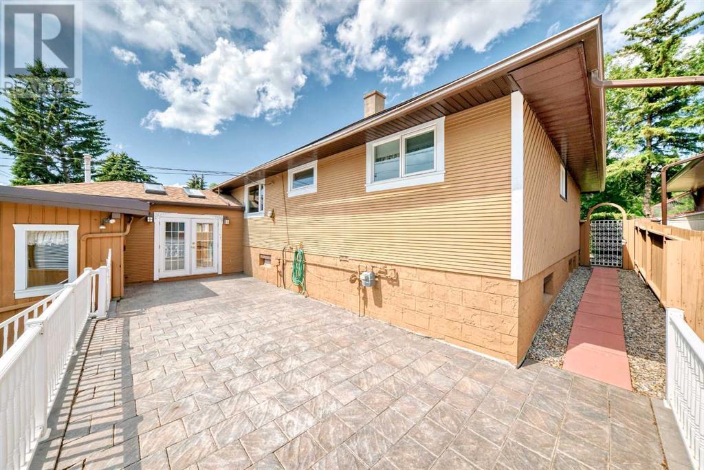Single Family House Bungalow for Sale in  Capri Avenue NW Brentwood Calgary 