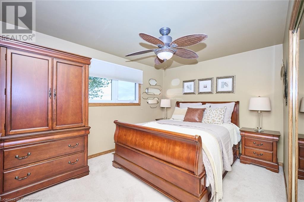 Photo 39 of 17 Oakes Road N, Grimsby ON
