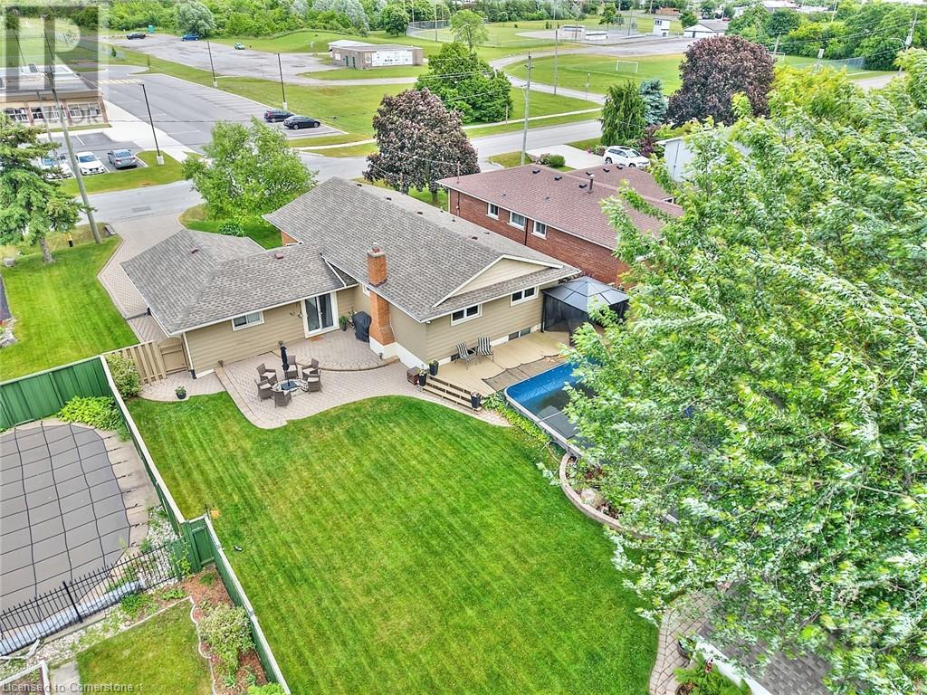 Photo 1 of 17 Oakes Road N, Grimsby ON