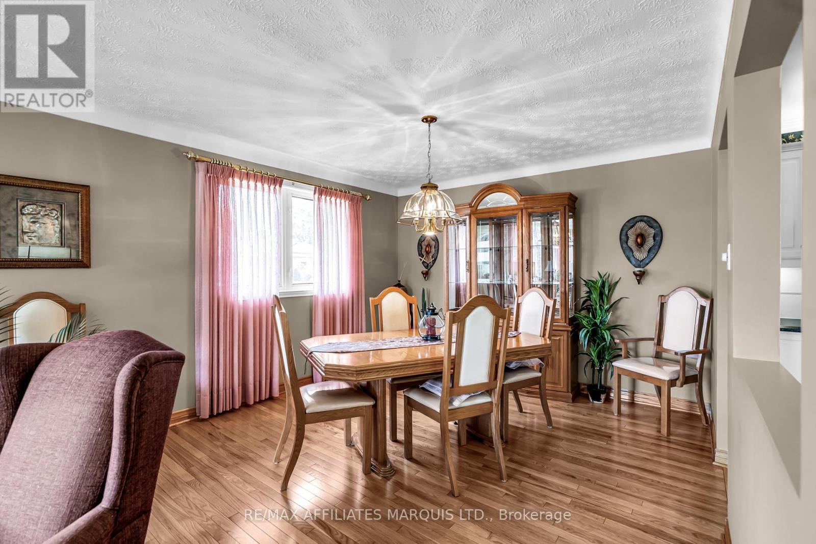 Photo 10 of 1413 Queen Street, Cornwall ON