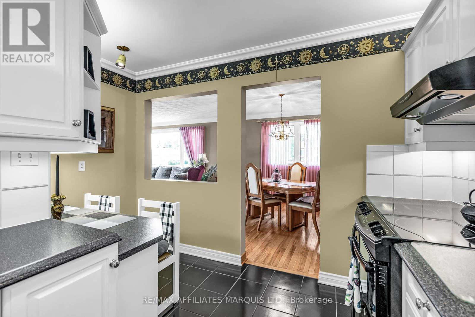 Photo 14 of 1413 Queen Street, Cornwall ON