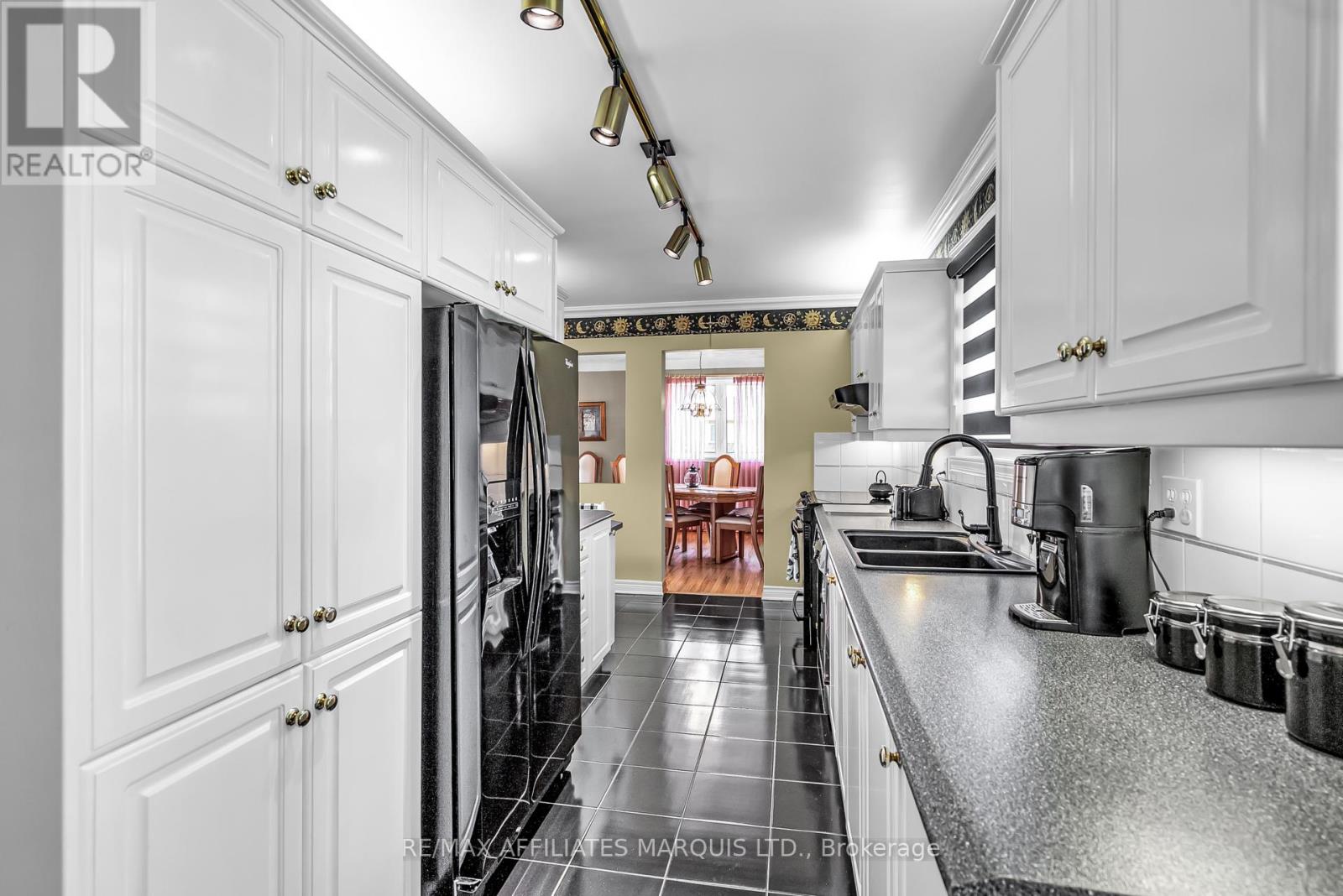 Photo 15 of 1413 Queen Street, Cornwall ON