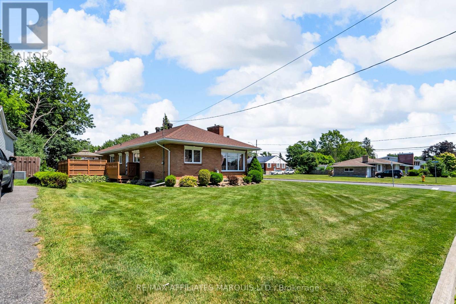 Photo 41 of 1413 Queen Street, Cornwall ON