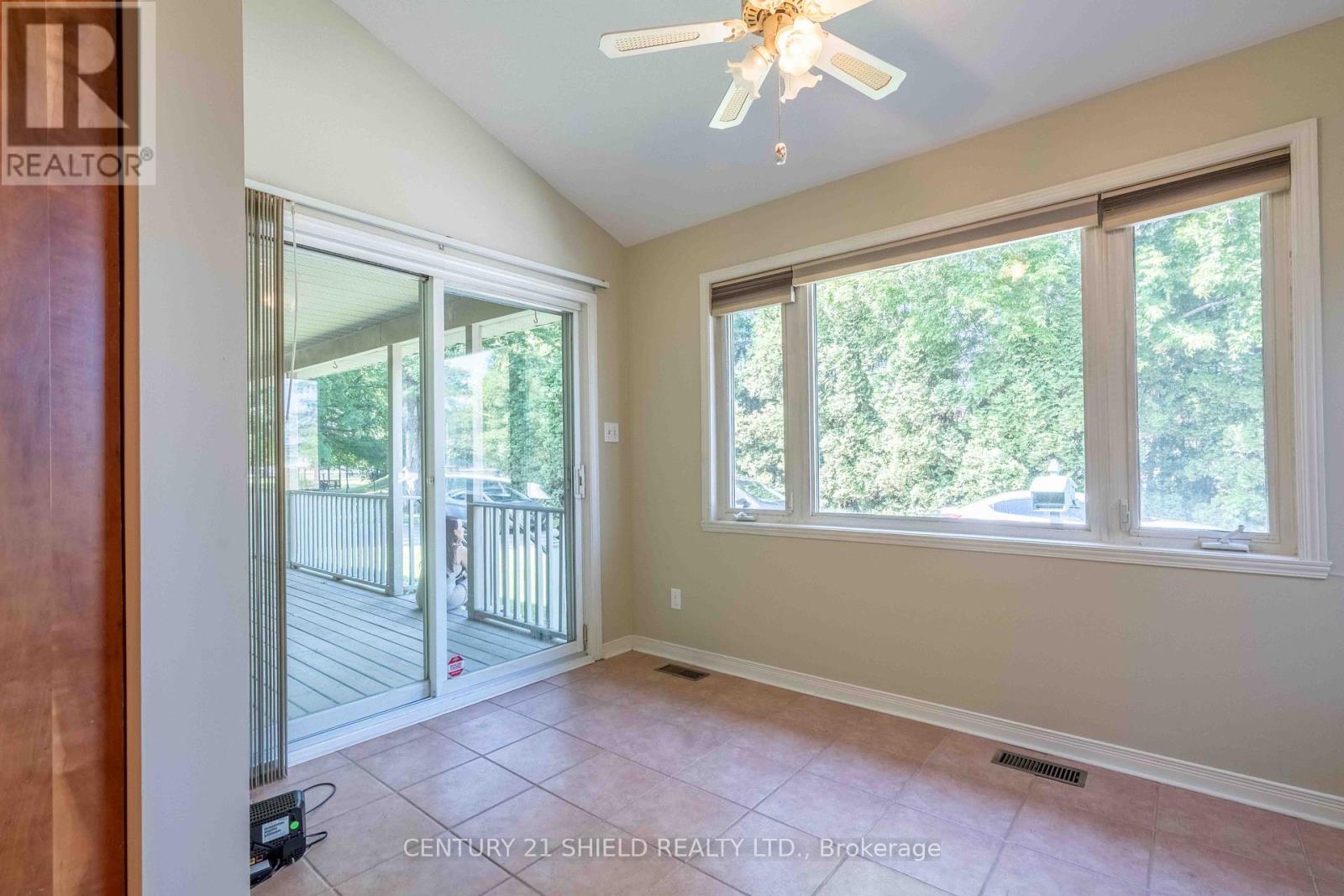 Photo 10 of 315 Eleventh Street E, Cornwall ON