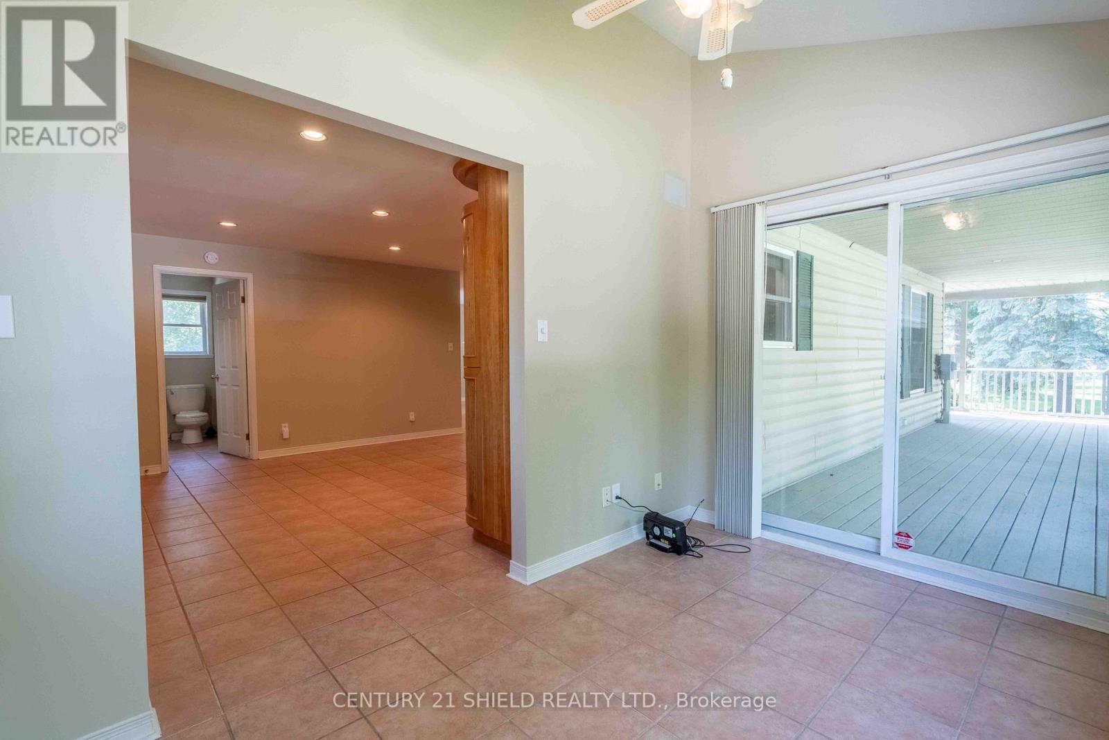 Photo 11 of 315 Eleventh Street E, Cornwall ON