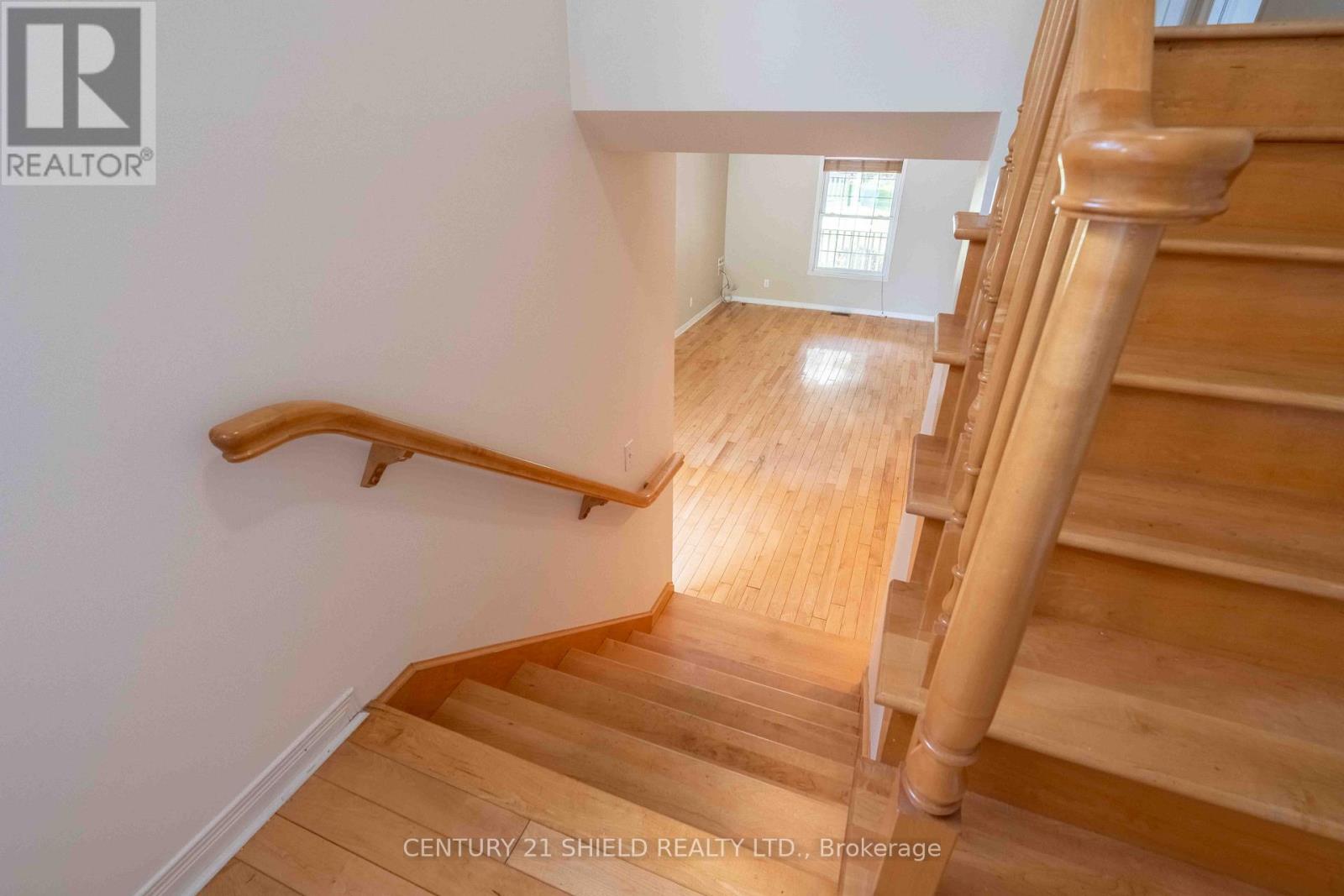 Photo 12 of 315 Eleventh Street E, Cornwall ON